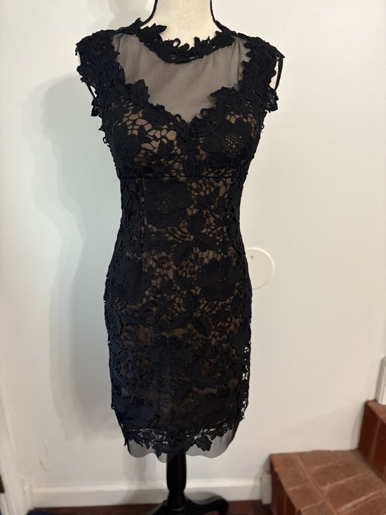 Cache Dresses & Skirts - Vintage Caché Black Lace Cocktail Dress Two-Tone Nude Underlay SIZE 4
